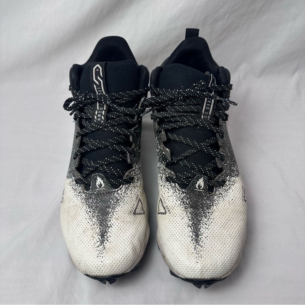 Under Armour Men’s Football Cleats – Black & White – Size 9 ⚡🏈🖤✨